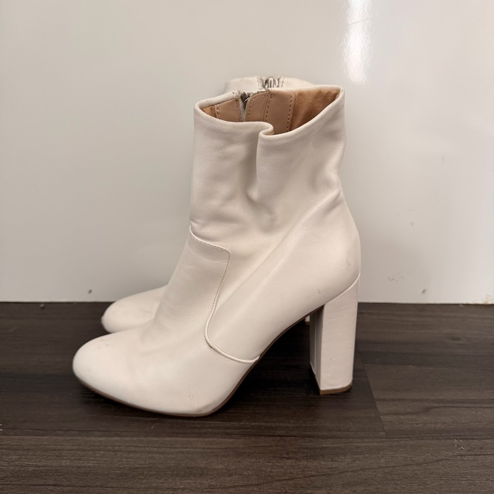 Steve Madden Elegant White Heeled Boots